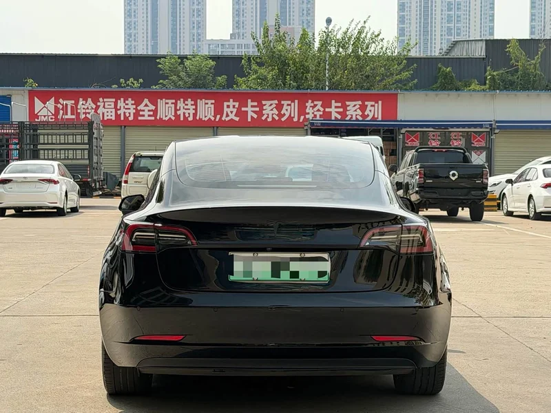 Tesla Model 3 — фото 8
