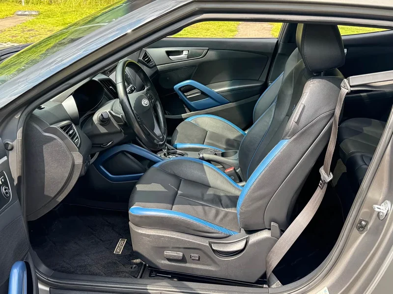 Hyundai Veloster — фото 3