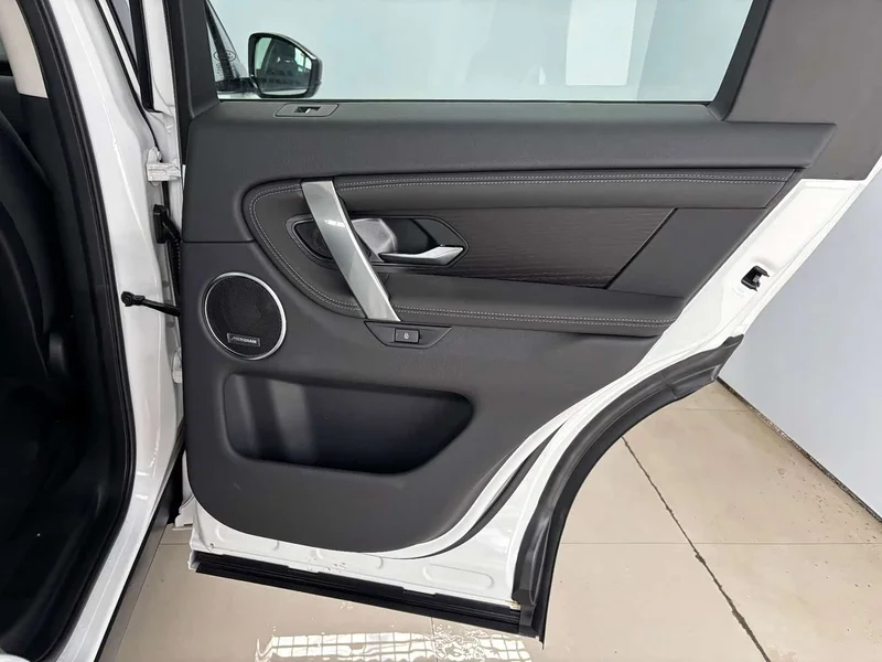 Land Rover Discovery — фото 23