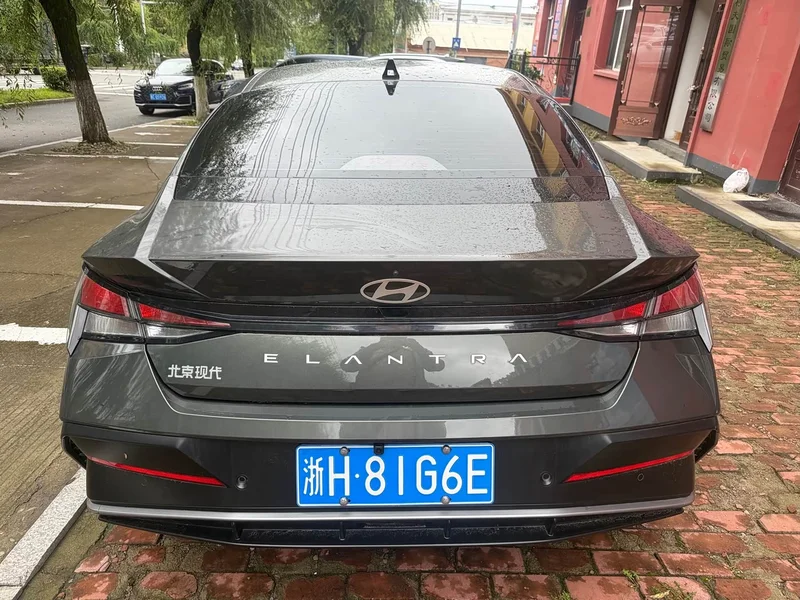 Hyundai Elantra — фото 5
