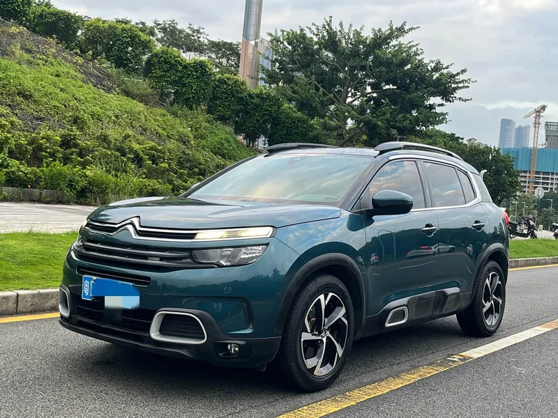 Peugeot C5 Aircross — фото 1