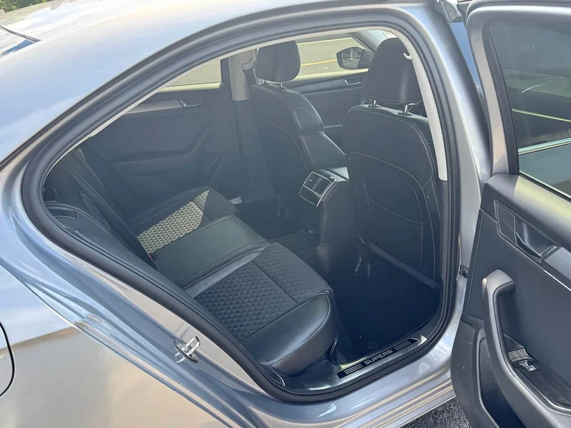 Skoda Superb — фото 11