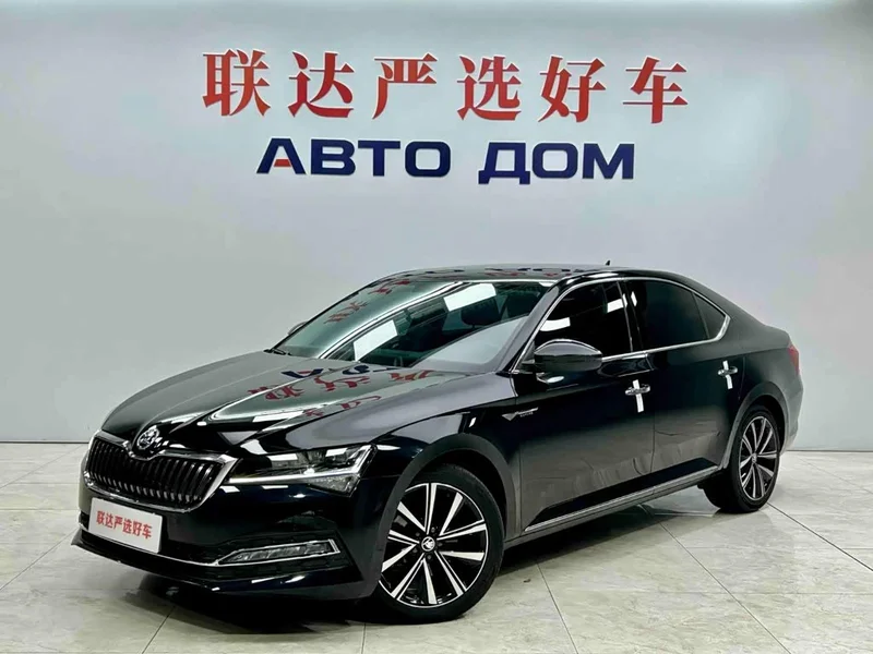 Skoda Superb — фото 1