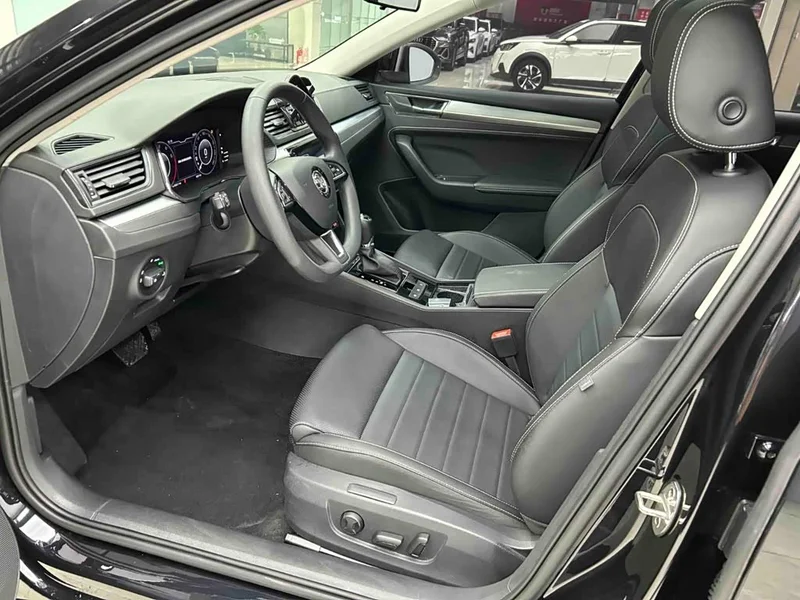 Skoda Superb — фото 16