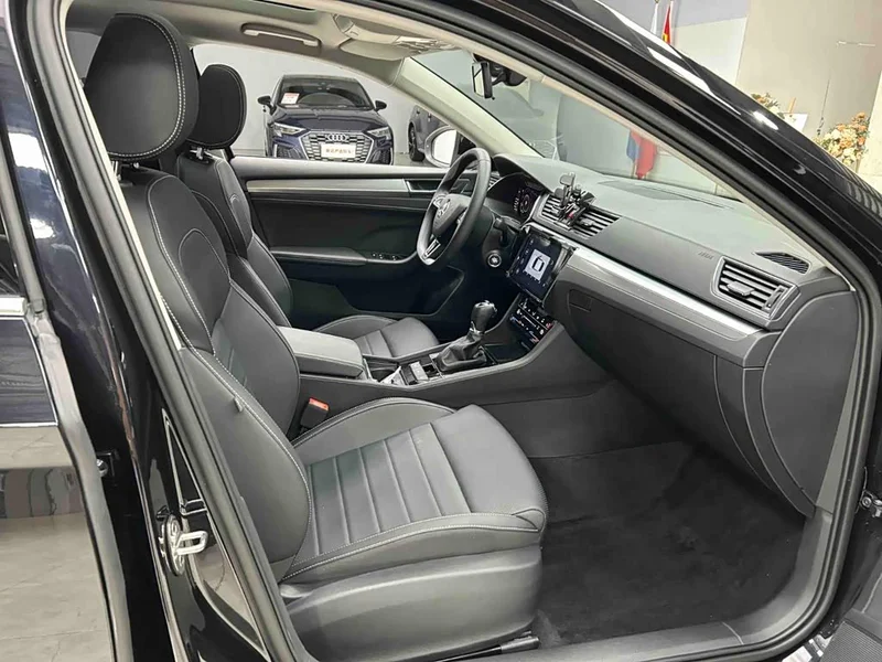 Skoda Superb — фото 18