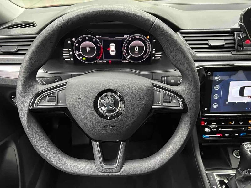 Skoda Superb — фото 8
