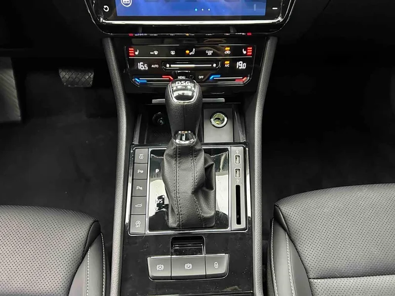 Skoda Superb — фото 10