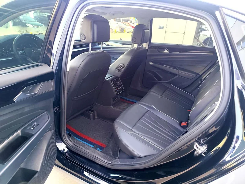 Volkswagen Passat — фото 9