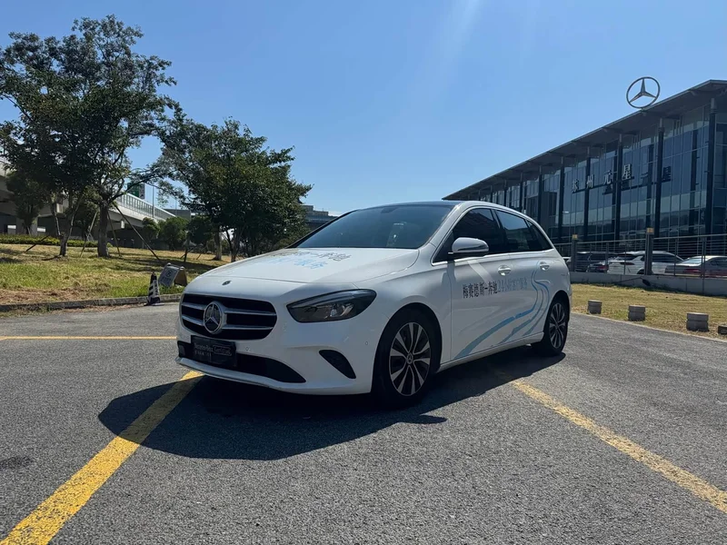 Mercedes-Benz B-Class — фото 1