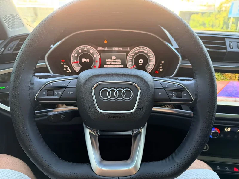 Audi Q3 — фото 18