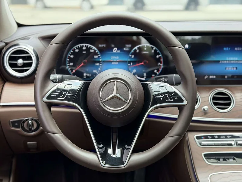 Mercedes-Benz E-Class — фото 16
