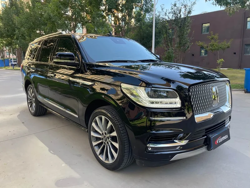 Lincoln Navigator