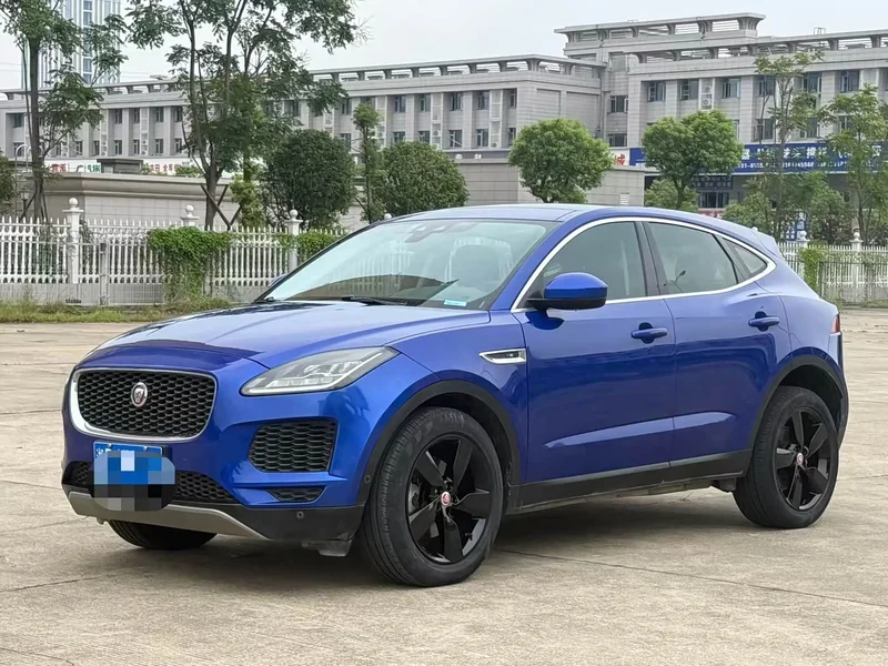 Jaguar E-PACE — фото 1