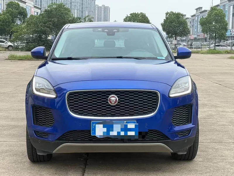 Jaguar E-PACE — фото 2