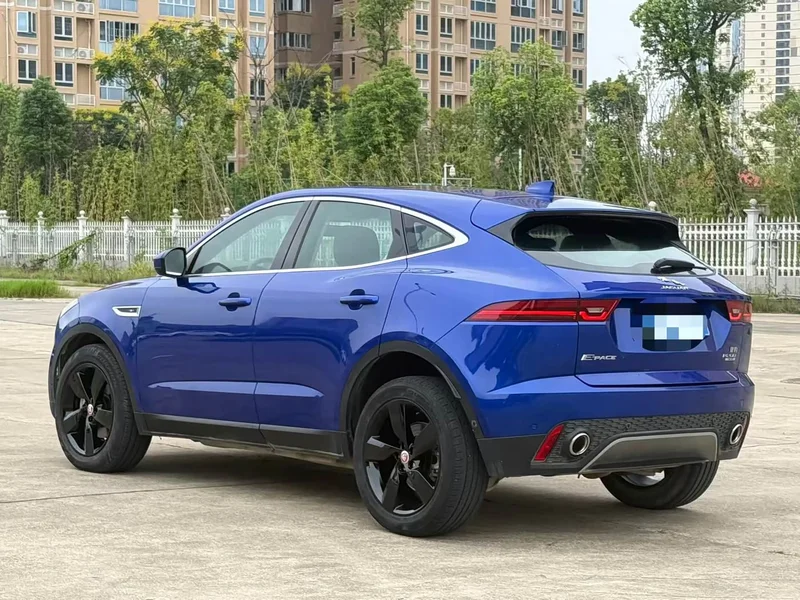 Jaguar E-PACE — фото 4