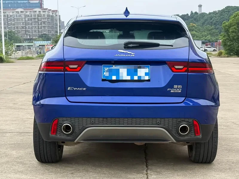 Jaguar E-PACE — фото 5
