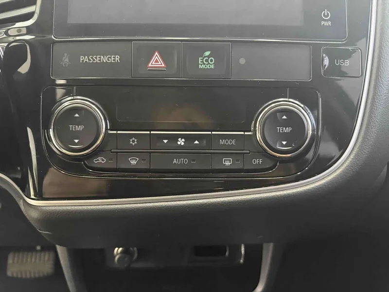 Mitsubishi Outlander — фото 21