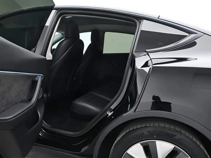 Tesla Model Y — фото 14