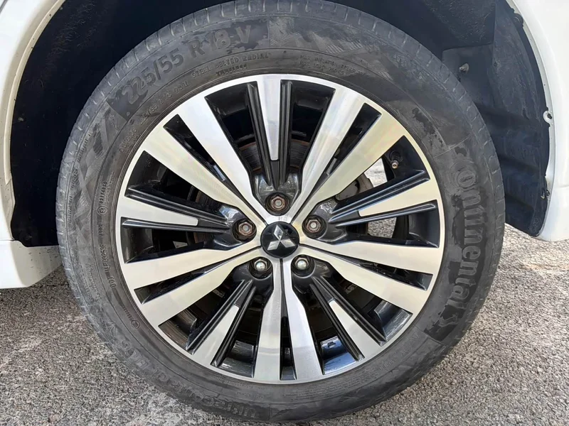 Mitsubishi Outlander — фото 14