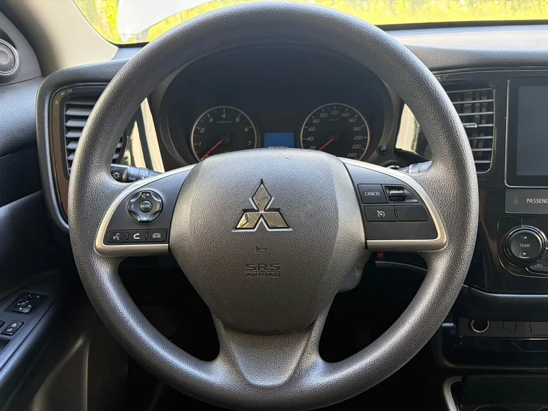 Mitsubishi Outlander — фото 8