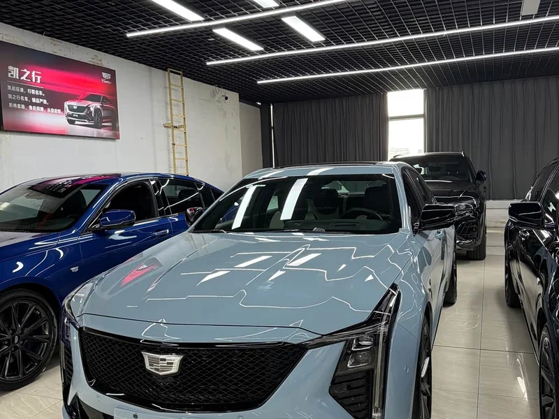 Cadillac CT5 — фото 1