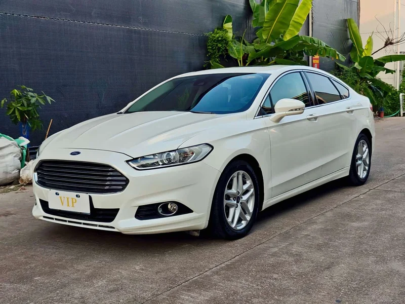 Ford Mondeo — фото 1