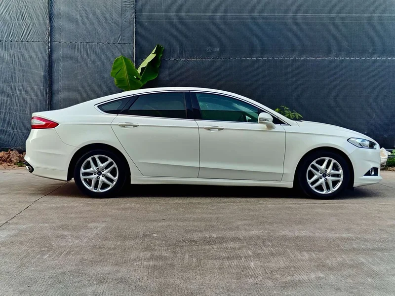 Ford Mondeo — фото 8