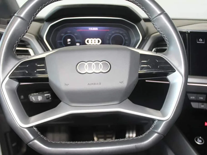 Audi Q4 e-tron — фото 10