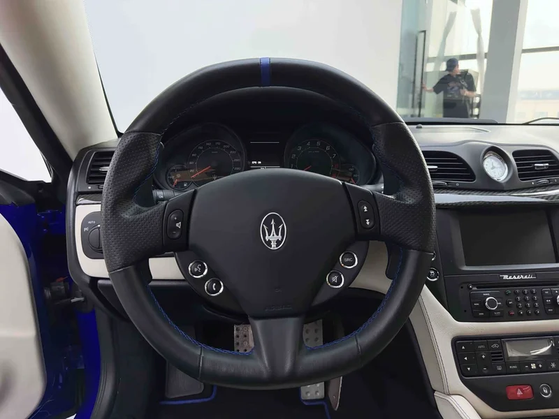 Maserati GranTurismo — фото 18