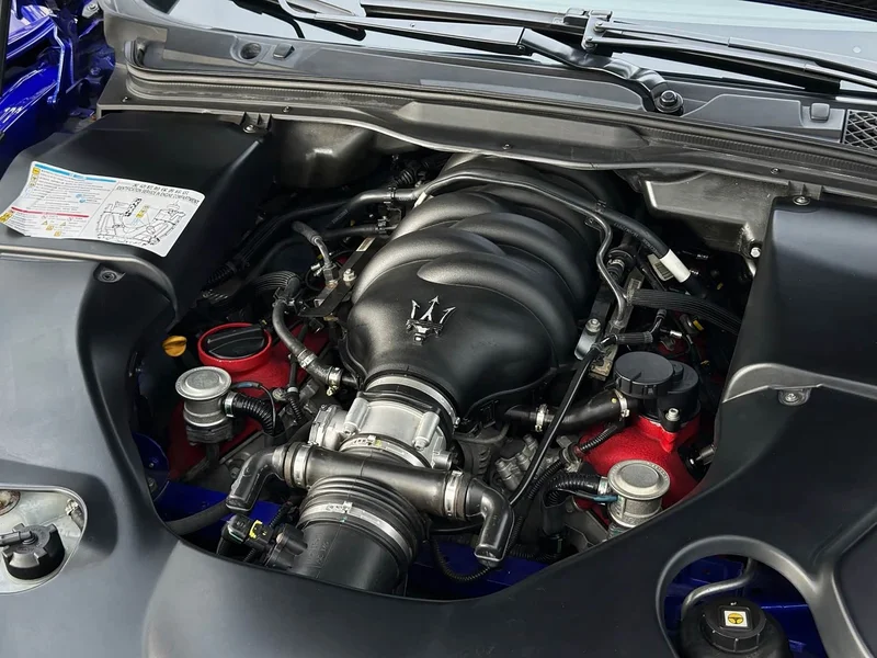 Maserati GranTurismo — фото 10