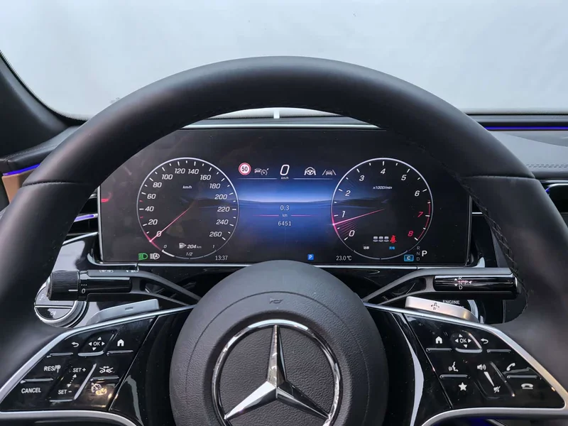 Mercedes-Benz E-Class — фото 11