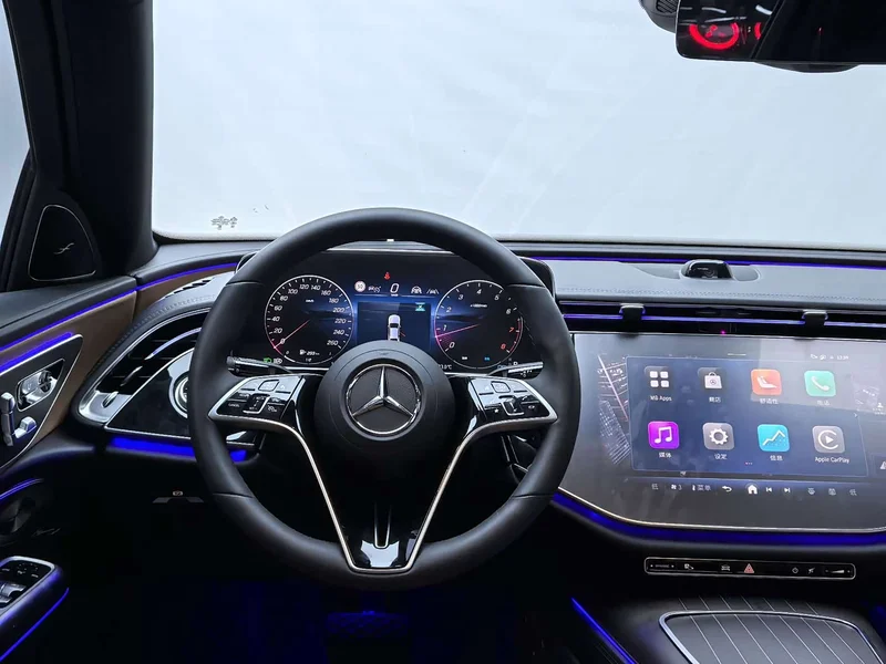 Mercedes-Benz E-Class — фото 14