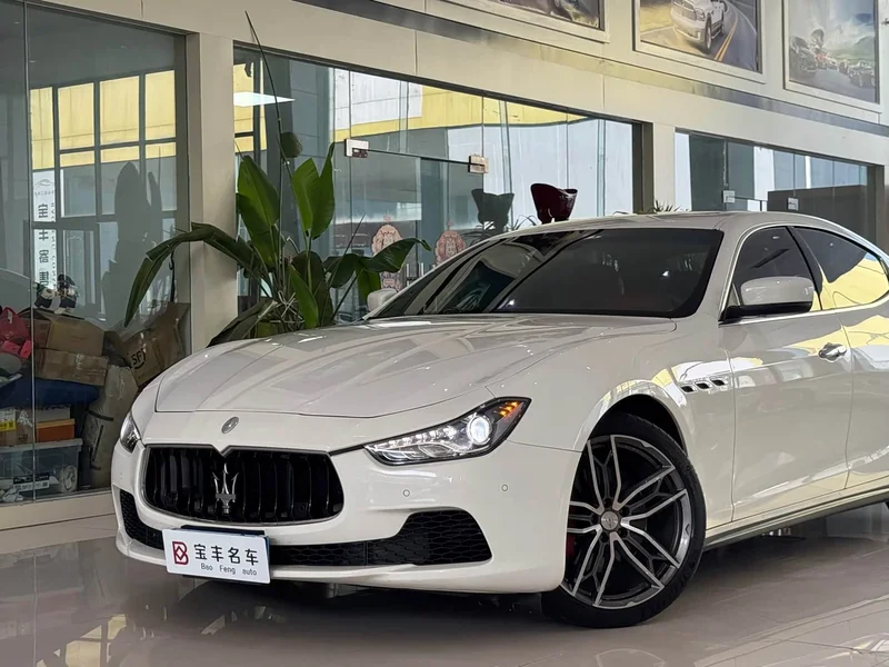 Maserati Ghibli — фото 12