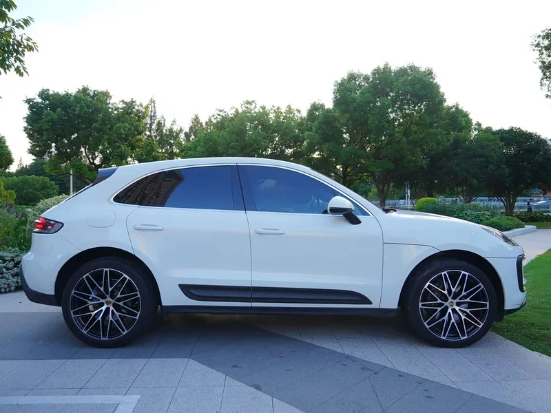 Porsche Macan — фото 17