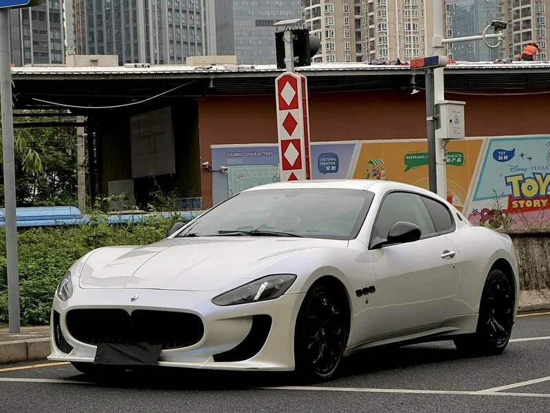 Maserati GranTurismo — фото 1