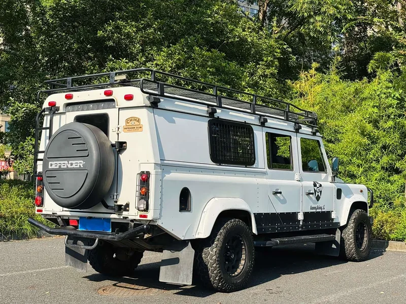 Land Rover Defender — фото 8