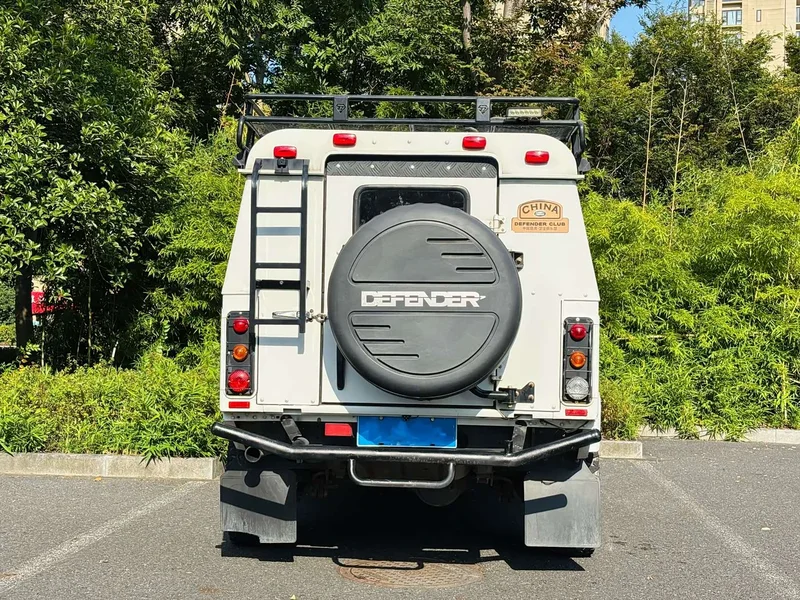 Land Rover Defender — фото 9