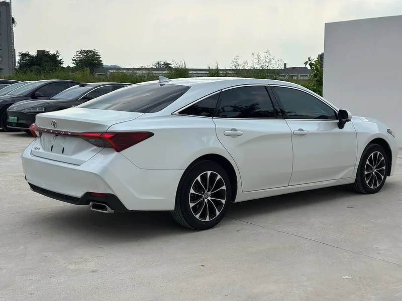Toyota Avalon — фото 17