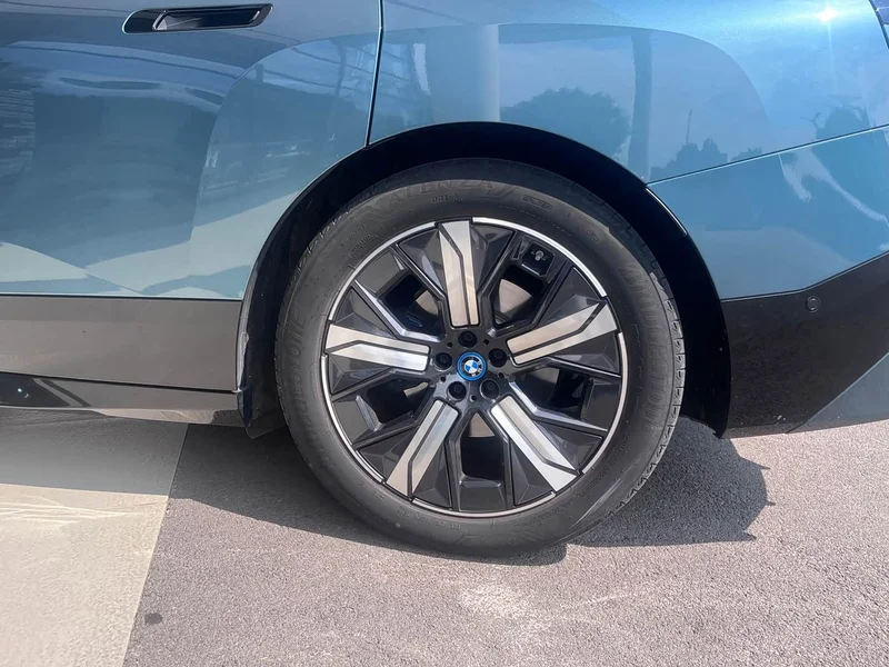 BMW iX — фото 13