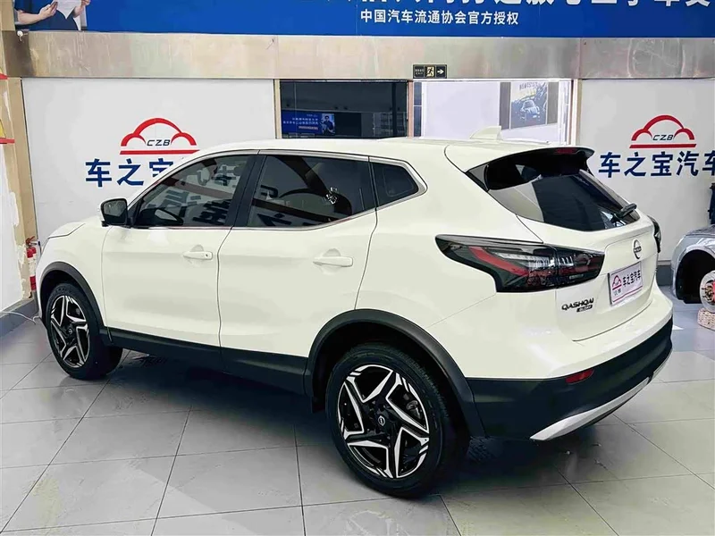 Nissan Qashqai — фото 7