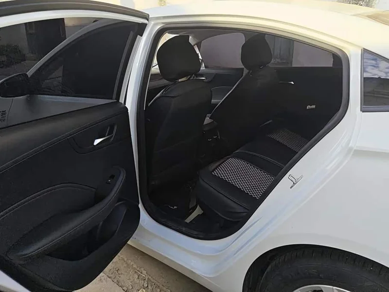 Roewe i5 — фото 11