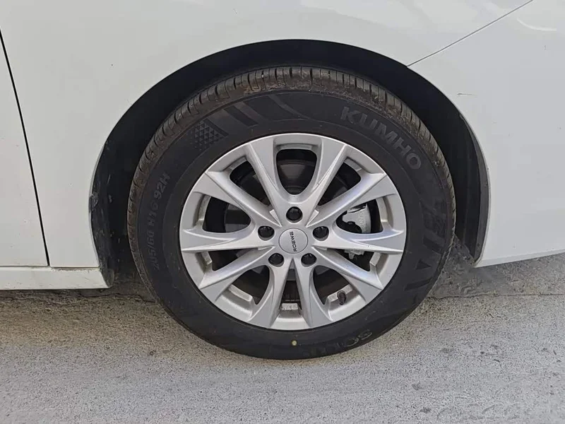 Roewe i5 — фото 6