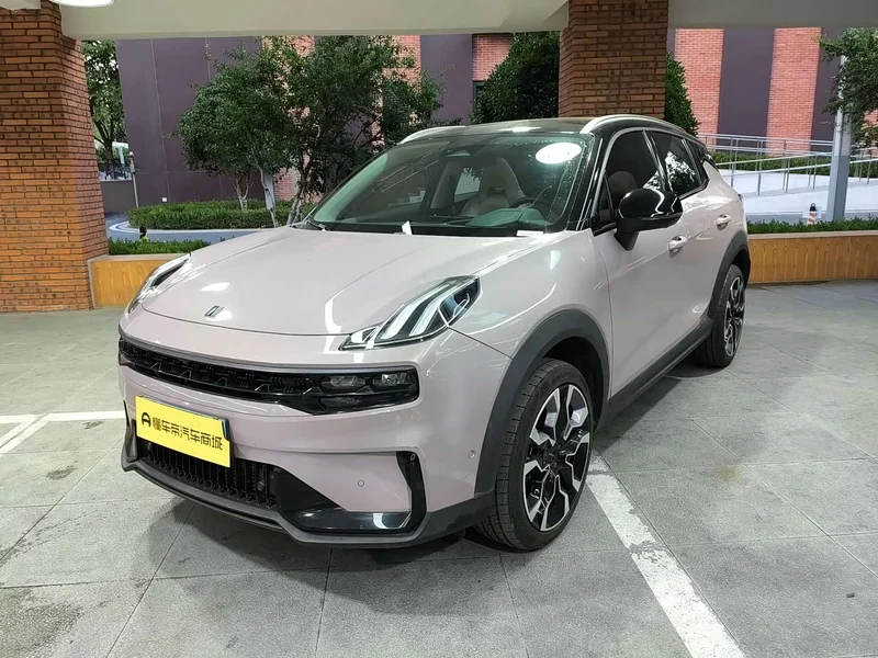 Lynk & Co 06