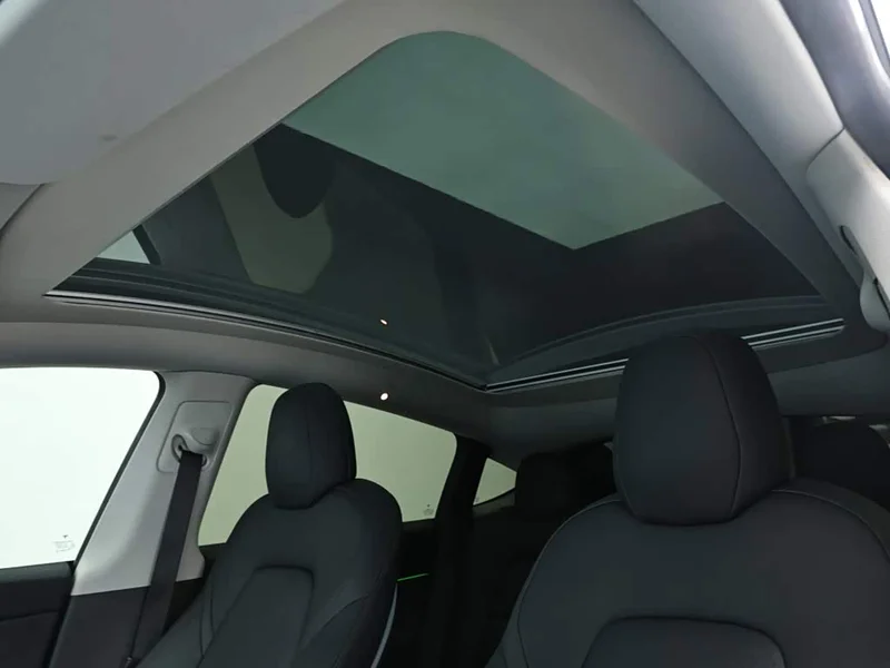 Tesla Model Y — фото 13