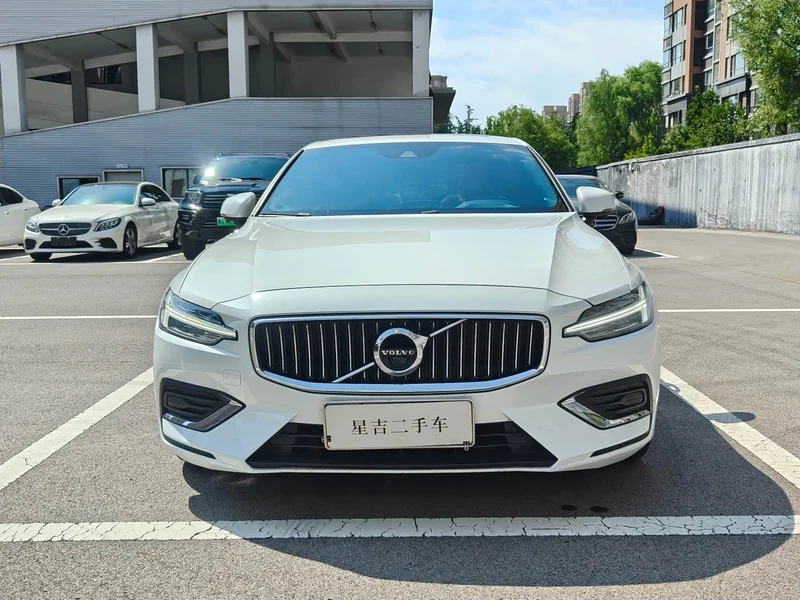 Volvo S60 — фото 2
