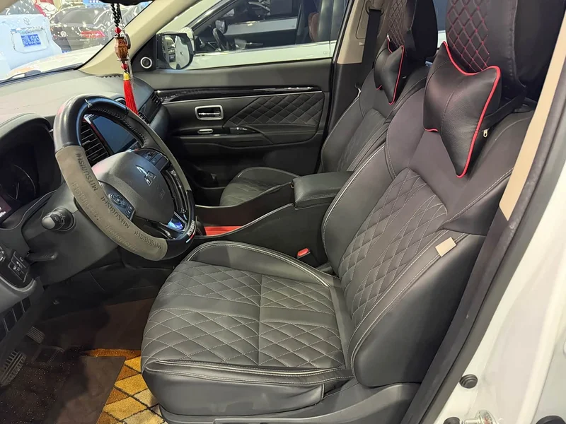Mitsubishi Outlander — фото 11