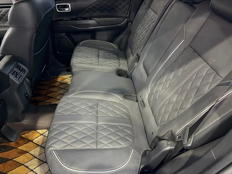 Mitsubishi Outlander — фото 13