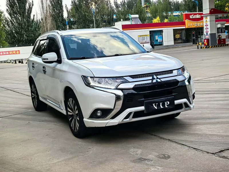 Mitsubishi Outlander — фото 3