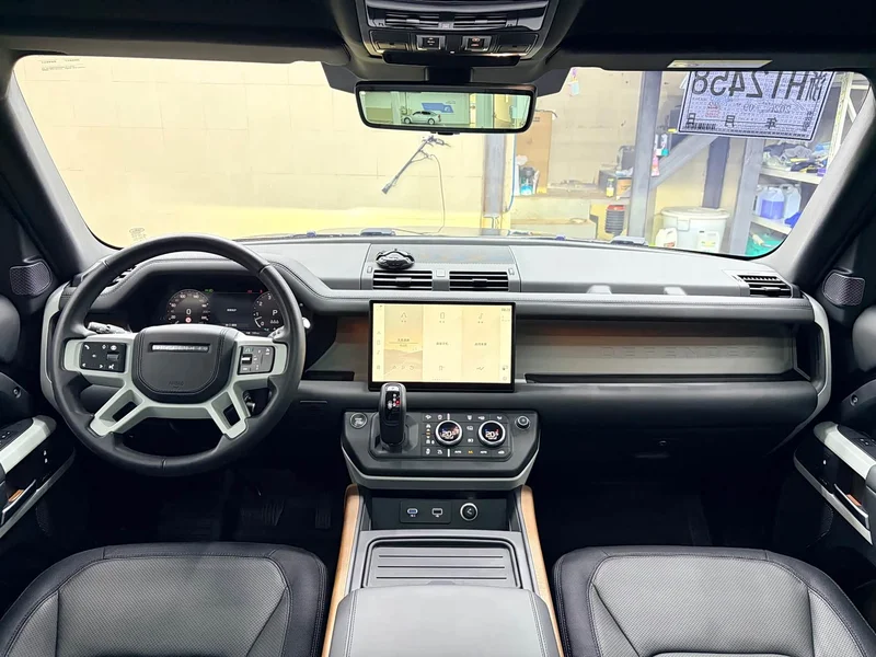 Land Rover Defender — фото 8