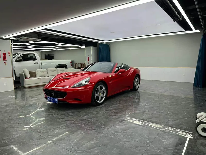 Ferrari California T